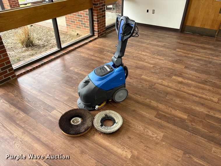 Uline Floor scrubber - EW1534
