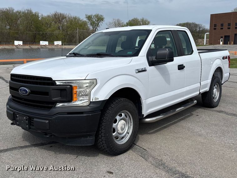 2018 Ford F150 Ext. Cab pickup truck - FB3382