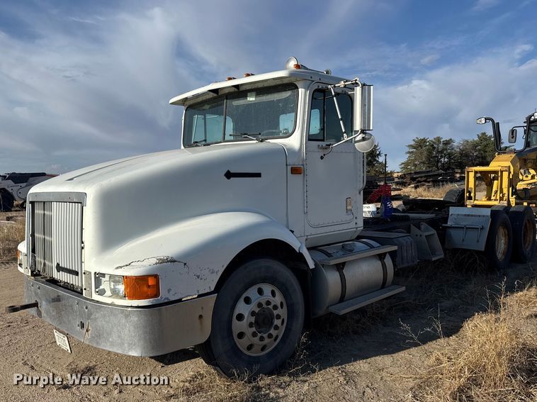 1994 International 9400 semi truck - FB7148