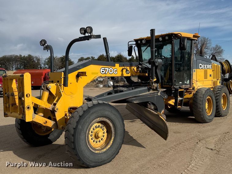 2014 John Deere 670G motor grader - FB7150