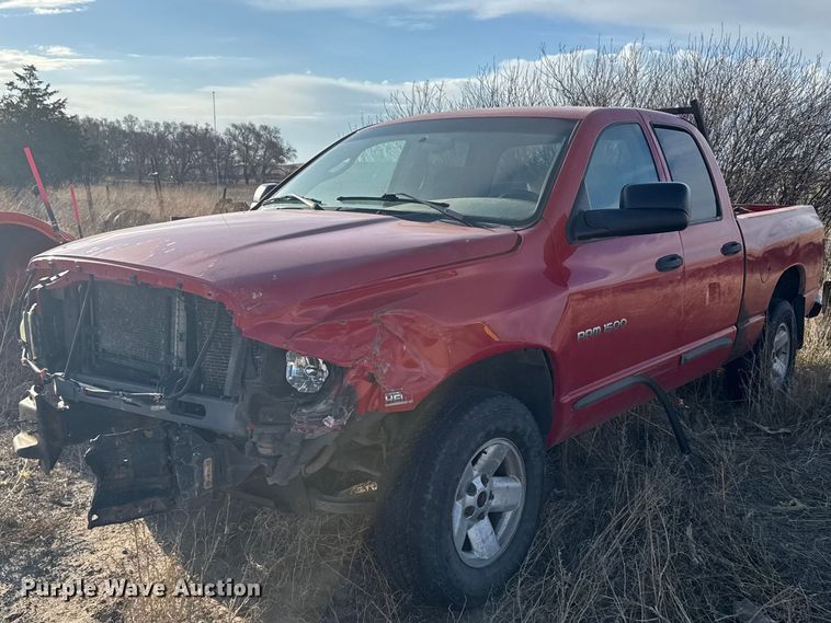 2003 Dodge Ram 1500 Ext. Cab pickup truck - FB7151