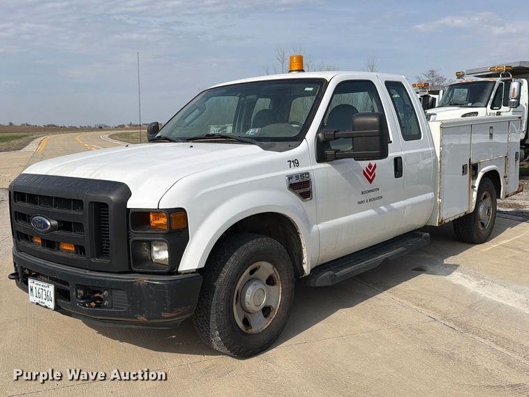 2008 Ford F350 Super Duty XL Ext. Cab utility bed pickup truck - FB8039