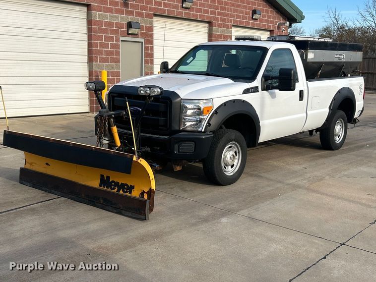 2016 Ford F350 Super Duty XL pickup truck - FC5378