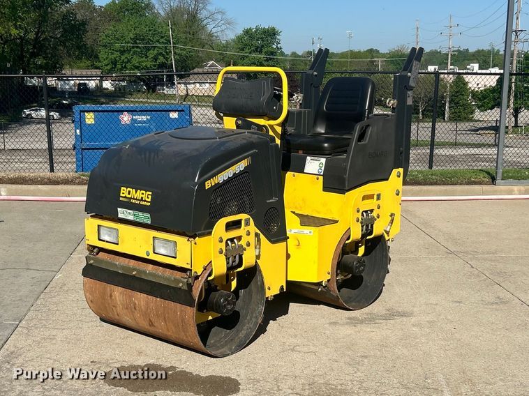 2011 Bomag BW900-50 double drum vibratory roller - FC5433