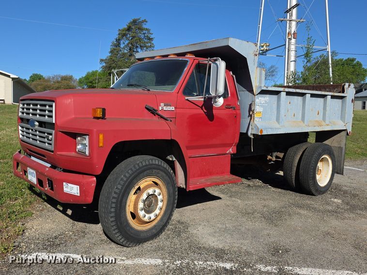 1992 Ford F600 dump truck - FI0956