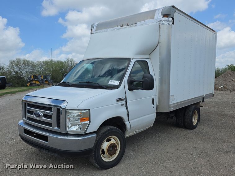 2016 Ford E350 Super Duty delivery van - FI0980
