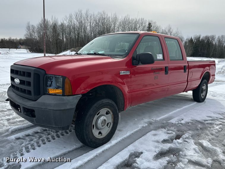 2006 Ford F250 Super Duty Crew Cab pickup truck - FK0045