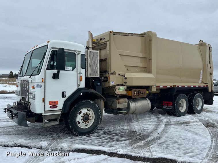 2017 Peterbilt PB320 refuse truck - FK0061