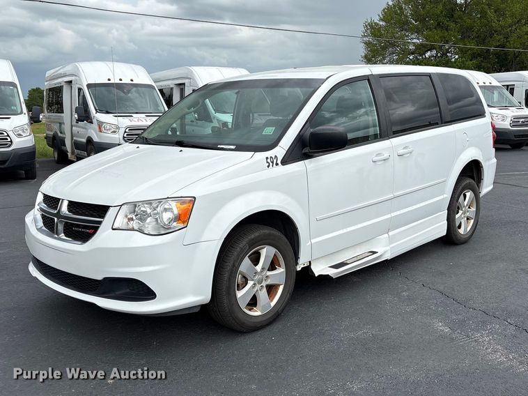 2017 Dodge Grand Caravan handicap accessible van - NK9079