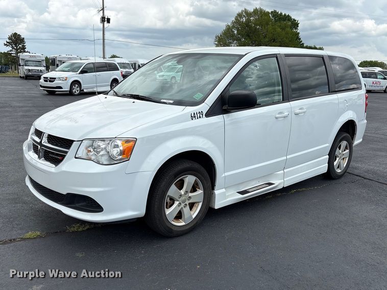 2018 Dodge Grand Caravan handicap accessible van - NK9080