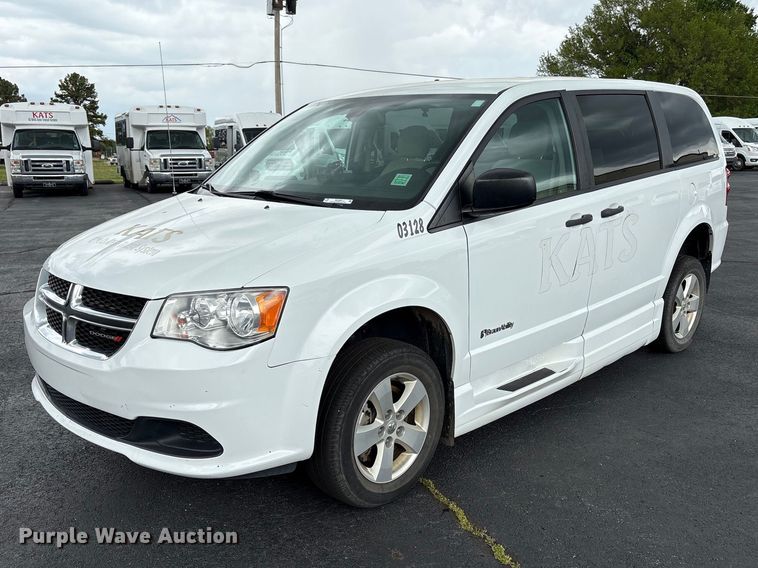2019 Dodge Grand Caravan handicap accessible van - NK9083