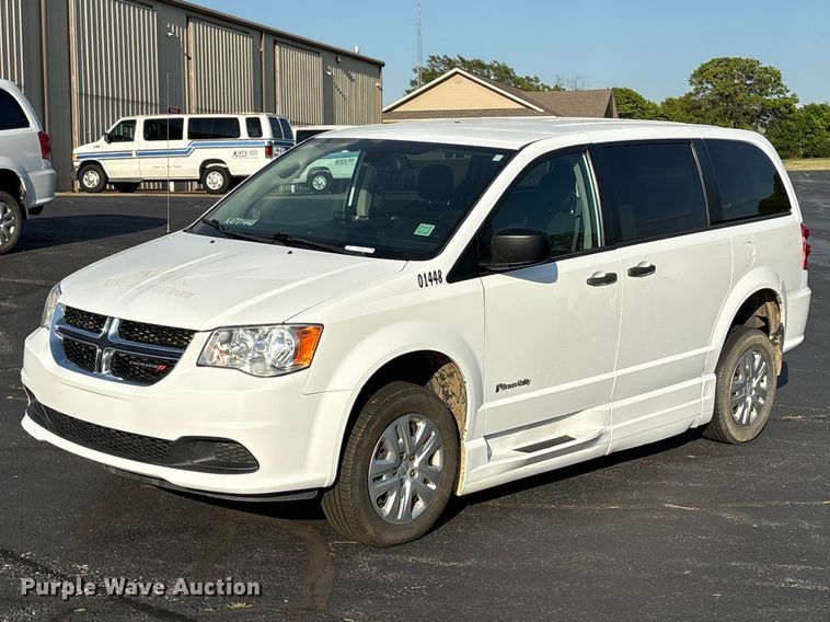 2019 Dodge Grand Caravan handicap accessible van - NK9086
