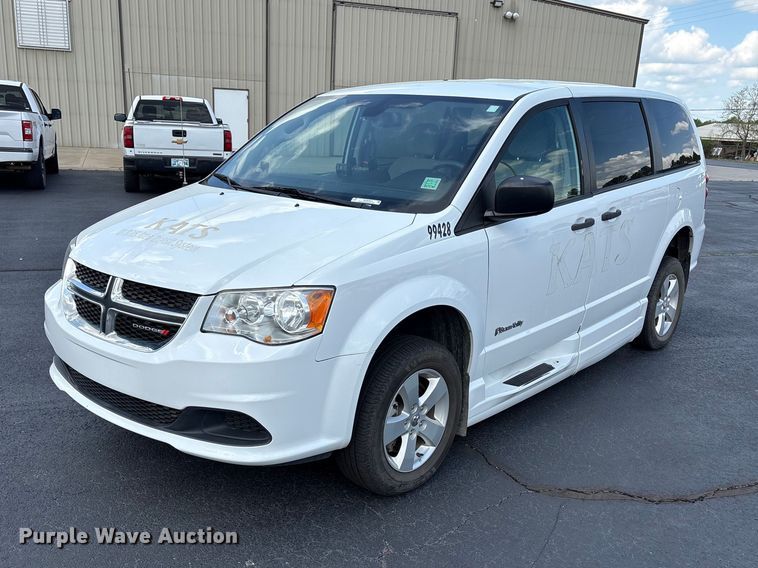 2019 Dodge Grand Caravan handicap accessible van - NK9098