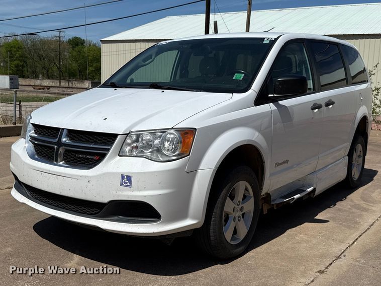 2019 Dodge Grand Caravan handicap accessible van - NK9160