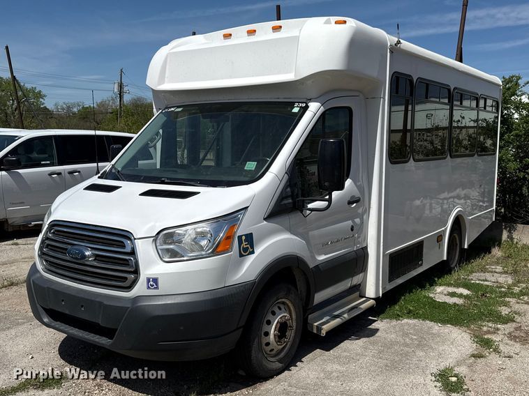 2018 Ford Transit 350HD shuttle bus - NK9162