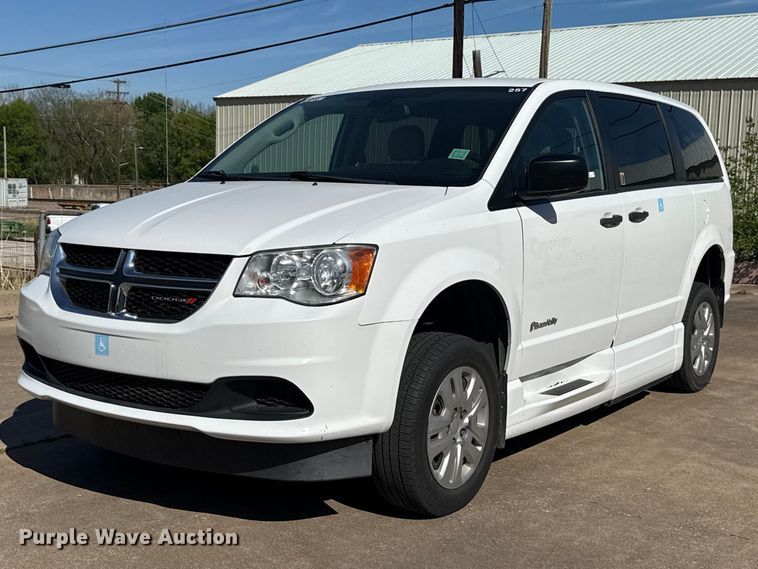 2019 Dodge Grand Caravan handicap accessible van - NK9164