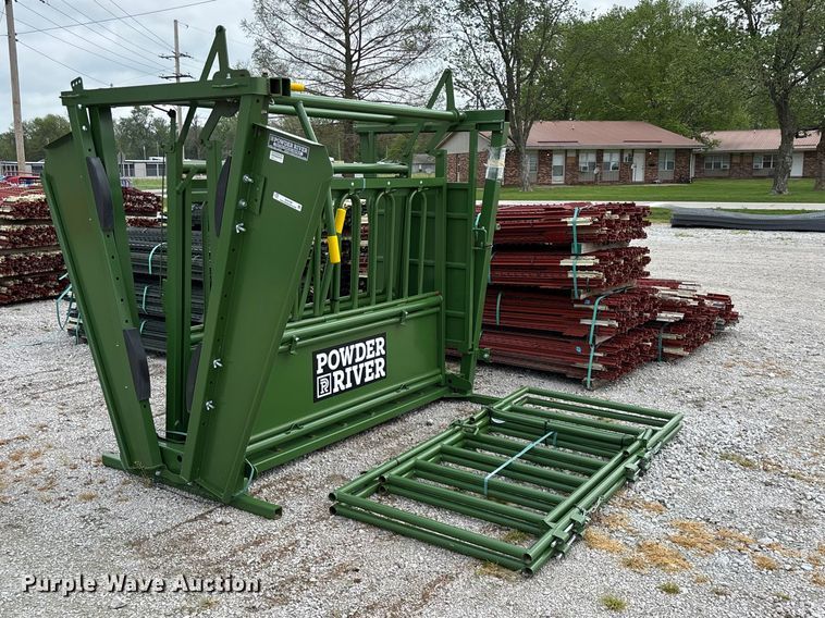 Powder River M1500 squeeze chute - EO4190