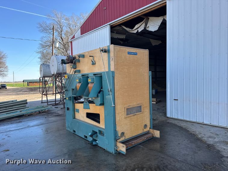 2007 Carter Day F510 RH grain cleaner - FB7143