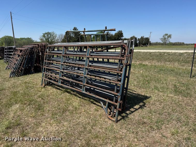 (9) livestock panels - FB7200