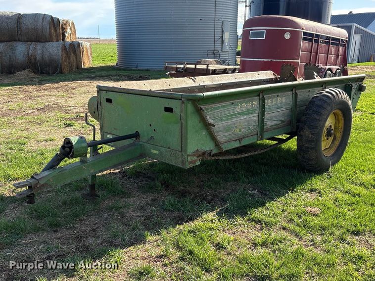 John Deere 34 manure spreader - FG2900