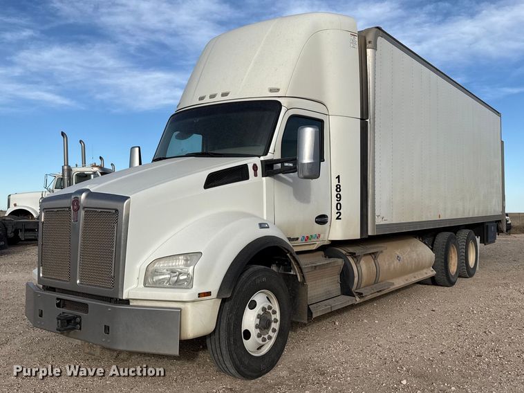 2019 Kenworth T880 box truck - DZ5416