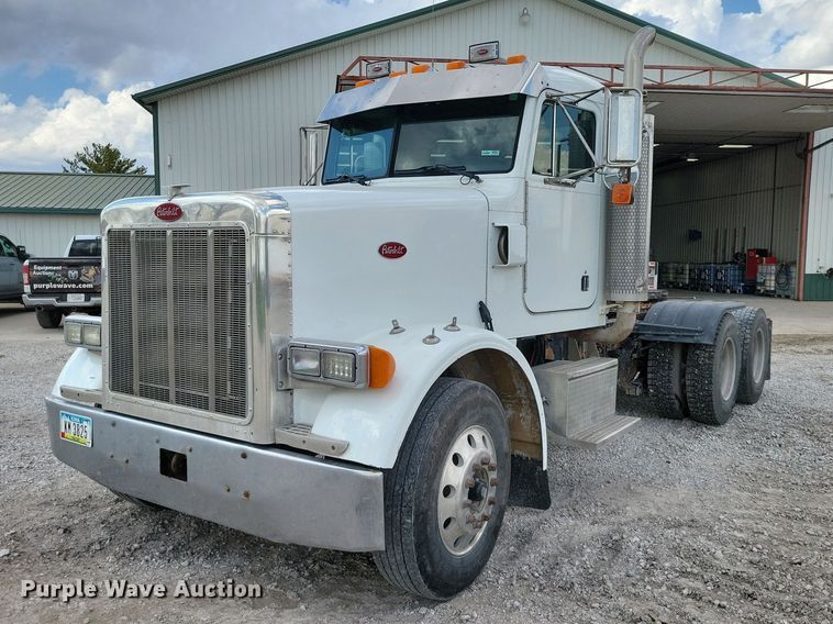 2005 Peterbilt 378 semi truck - DZ7031