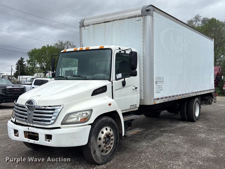2006 Hino 268 box truck - EA4806