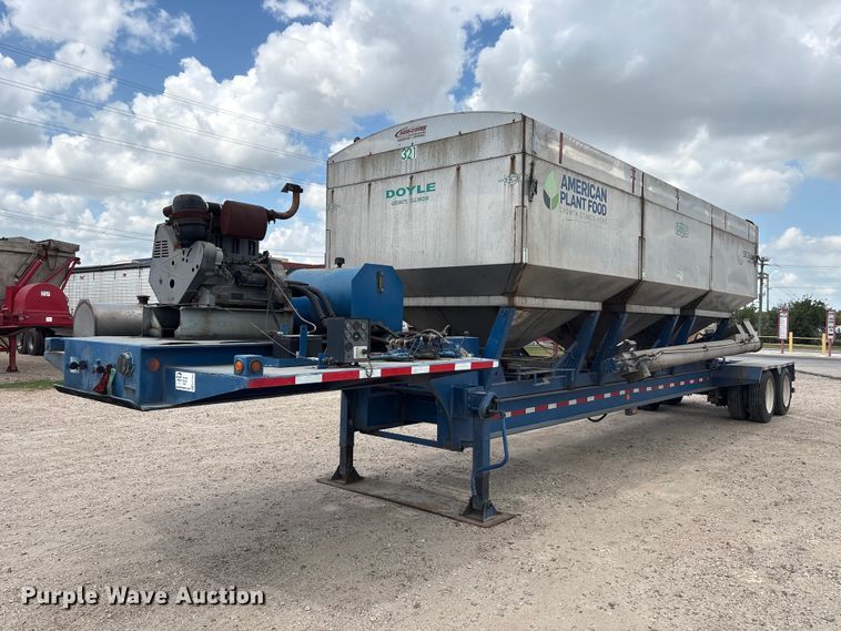 2013 Behnke Enterprises fertilizer delivery trailer - EA7264