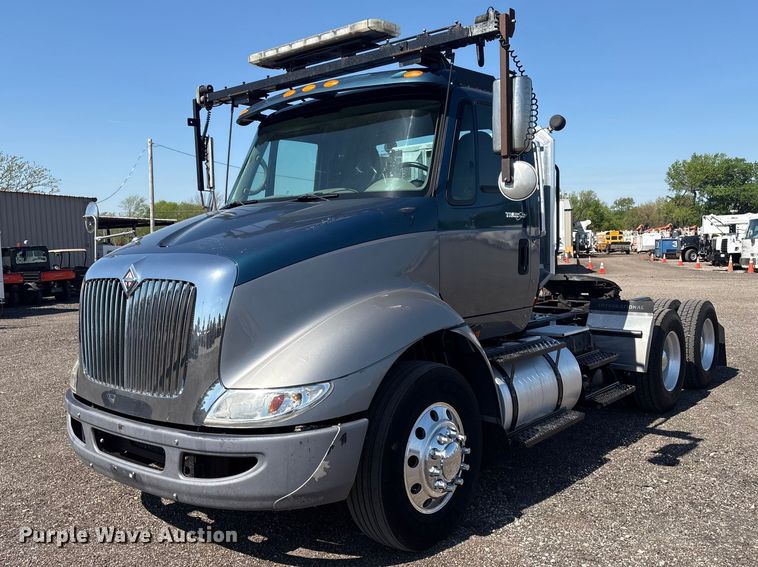 2008 International TranStar 8600 semi truck - EG8948