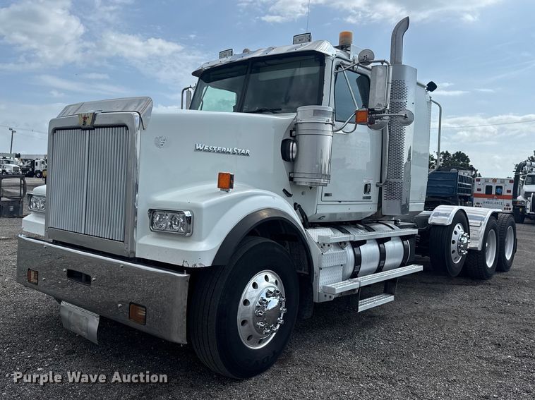 2012 Western Star 4900 semi truck - EG8997