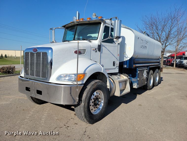 2012 Peterbilt 348 oil distributor truck - EM2306