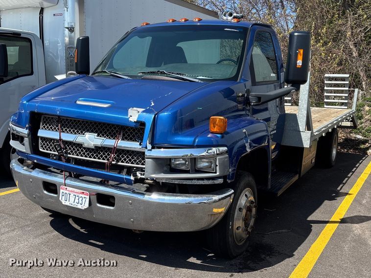 2003 Chevrolet C5500 flatbed truck - EM8609