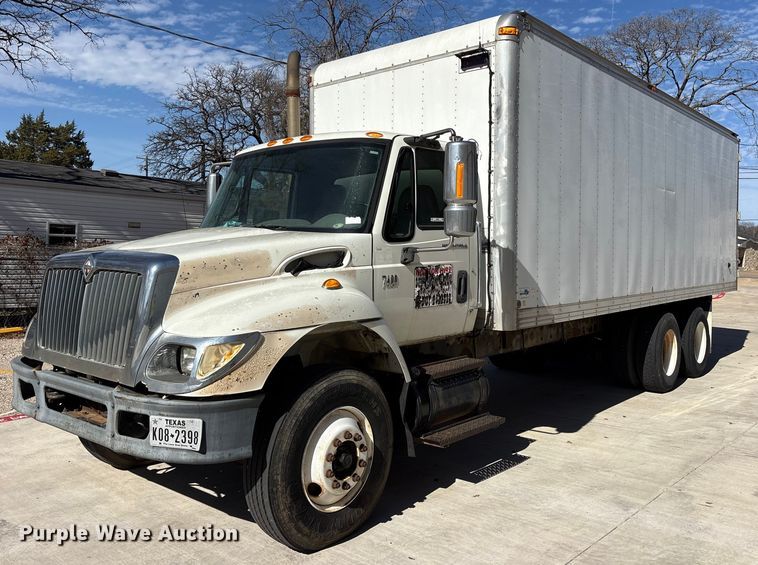 2006 International 7400 box truck - ES8584