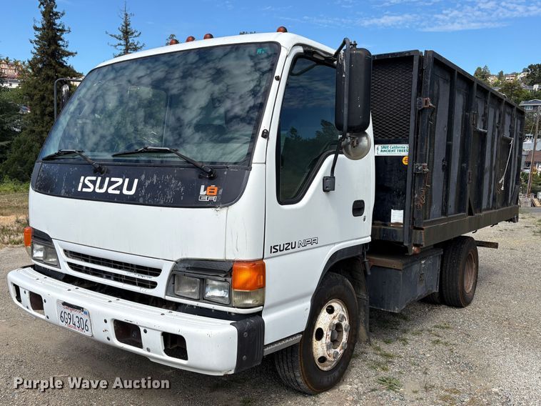 2000 Isuzu NPR dump truck - EU8636