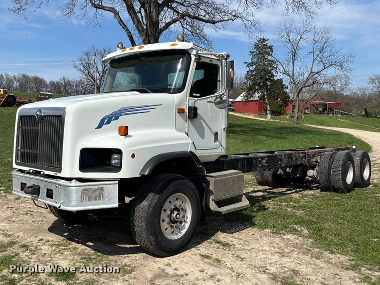 2006 International Paystar 5600i truck cab and chassis - FB3386