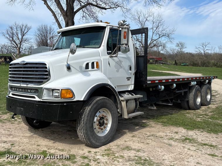 2005 Sterling L9500 flatbed truck - FB3387
