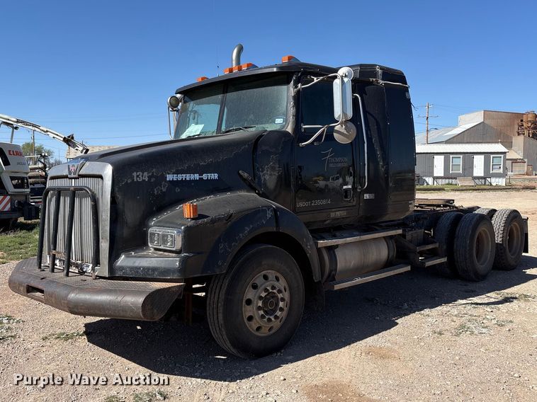 2007 Western Star 4900EX semi truck - FC2070