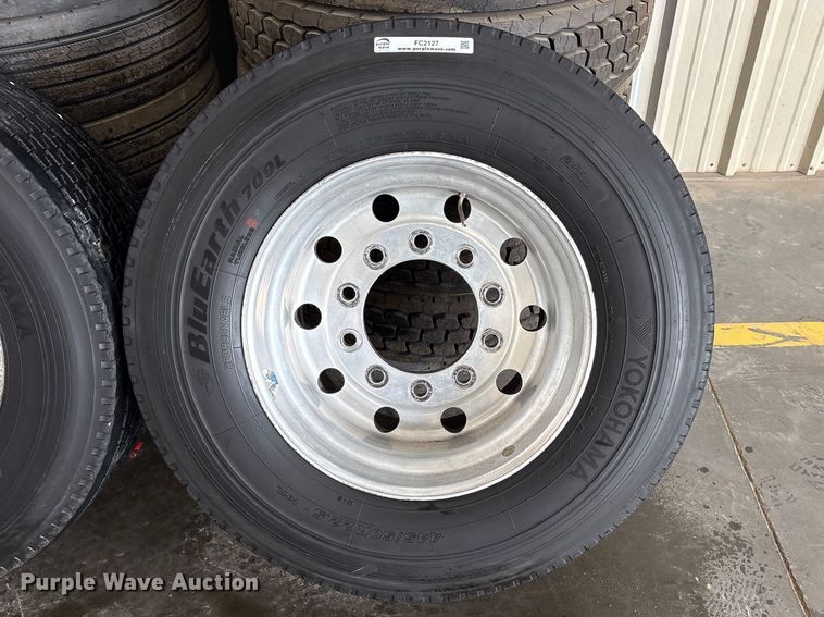 (4) 445/50R22.5 tires and wheels - FC2127