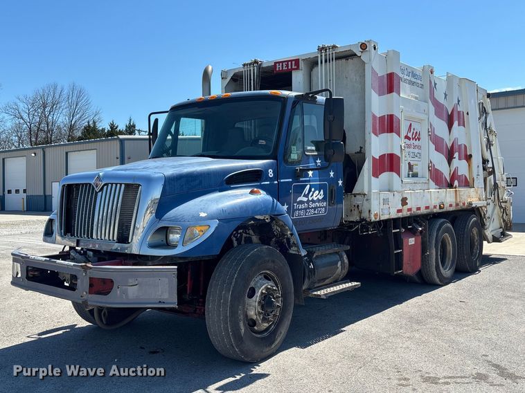 2007 International SF625 refuse truck - FC4546