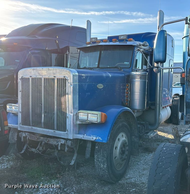 1994 Peterbilt 379 semi truck - FG0002