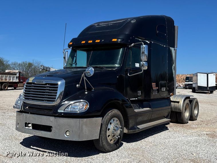 2006 Freightliner Columbia semi truck - FG0228