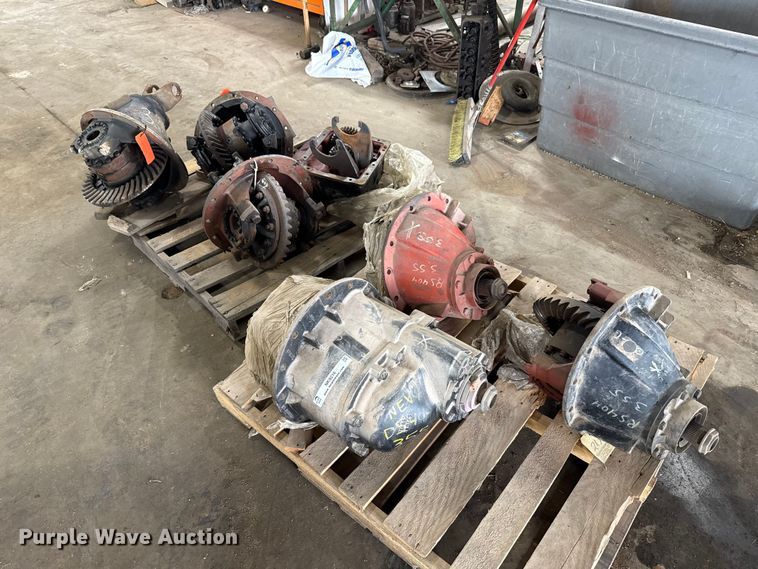 Eaton (6) Eaton Fuller rear ends - NK9216