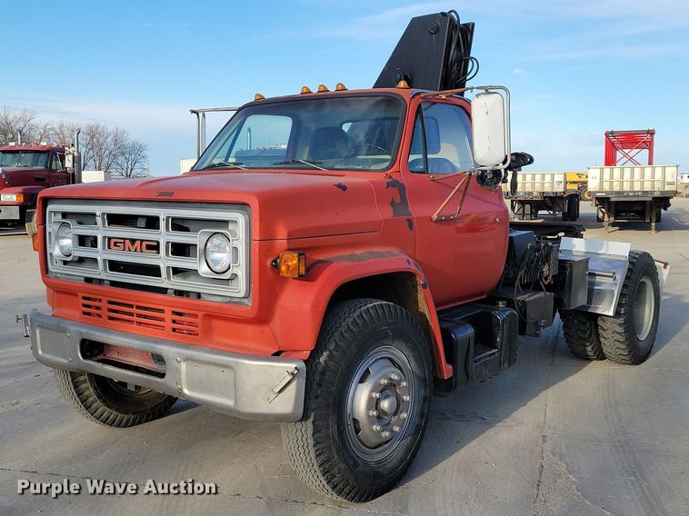 1990 GMC Sierra crane truck - NK9998