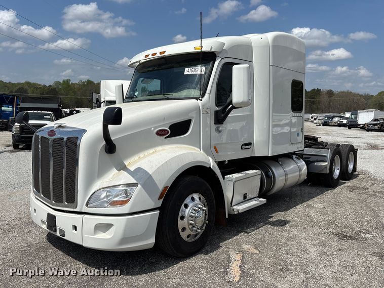 2022 Peterbilt 579 semi truck - YA1234