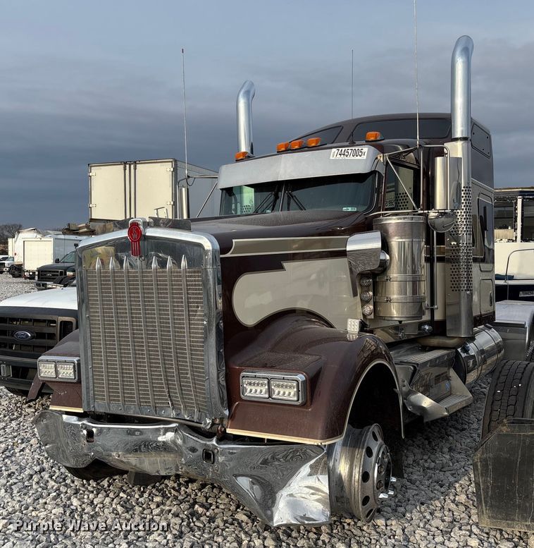 2024 Kenworth W900 semi truck - YA2218