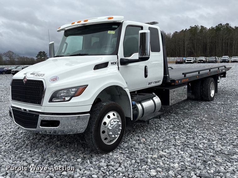 2025 International MV607 rollback truck - YA2493