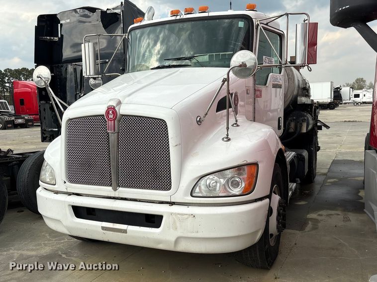 2017 Kenworth T370 oil distributor truck - YA2934