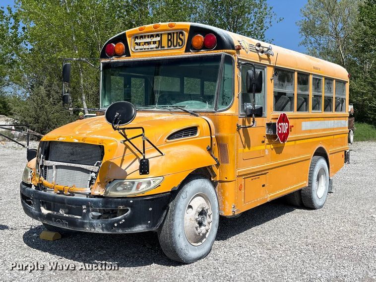 2011 International CE school bus - DT0220