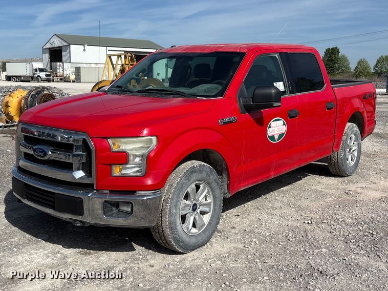 2015 Ford F150 Crew Cab pickup truck - DT0221