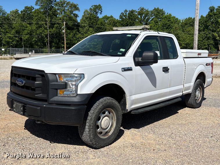 2016 Ford F150 Ext. Cab pickup truck - DT0229